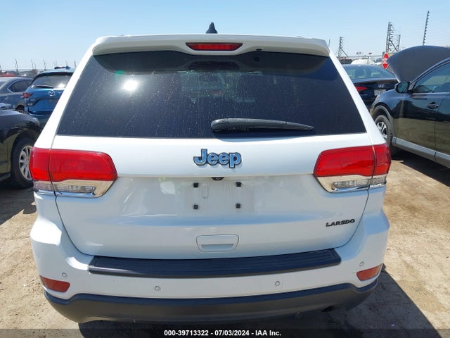 1C4RJEAG7JC277600 Jeep Grand Cherokee Laredo 4x2