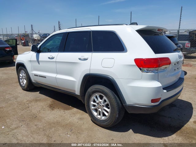 1C4RJEAG7JC277600 Jeep Grand Cherokee Laredo 4x2