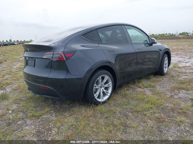 2024 TESLA MODEL Y 7SAYGDED8RF091327 Photo 3