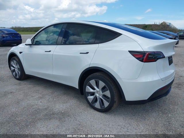 2024 TESLA MODEL Y 7SAYGDEE0RA289888 Photo 2
