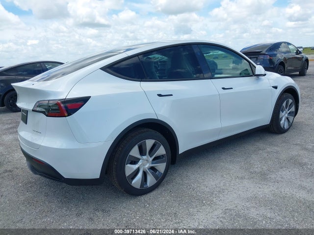 2024 TESLA MODEL Y 7SAYGDEE0RA289888 Photo 3