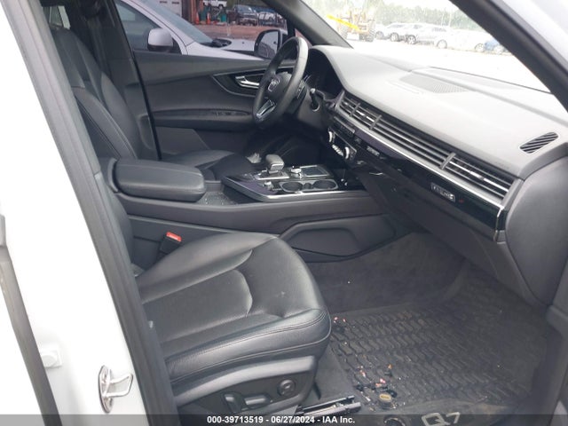 WA1VAAF77KD028266 Audi Q7 55 Premium