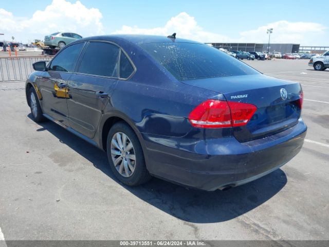 1VWAT7A32FC029940 Volkswagen Passat 1.8t Wolfsburg Edition