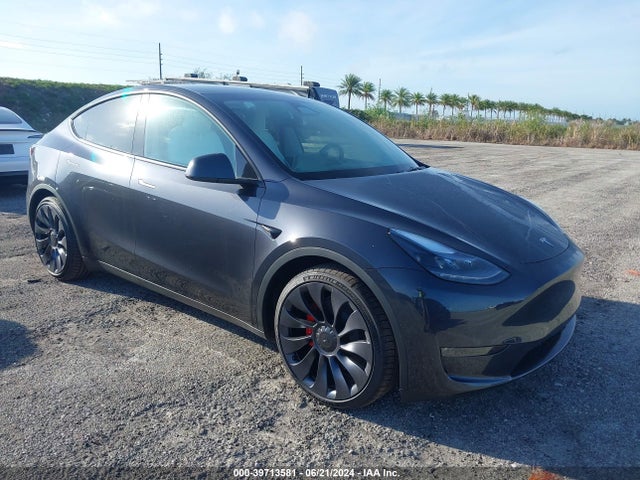 2024 TESLA MODEL Y 7SAYGDEF1RA266290 Photo 0