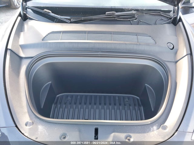 2024 TESLA MODEL Y 7SAYGDEF1RA266290 Photo 9