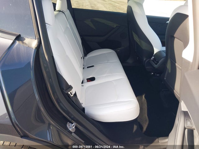 2024 TESLA MODEL Y 7SAYGDEF1RA266290 Photo 7