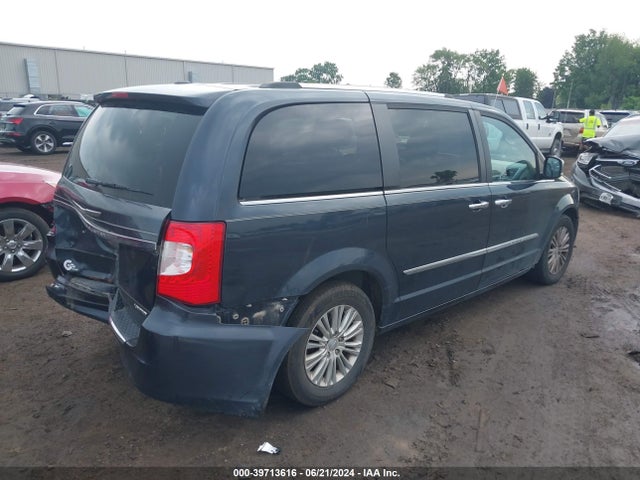 2C4RC1GG3ER454084 Chrysler Town & Country Limited
