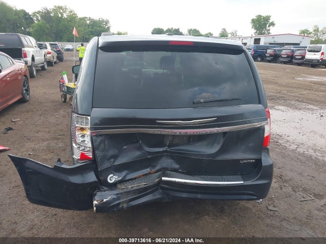 2C4RC1GG3ER454084 Chrysler Town & Country Limited