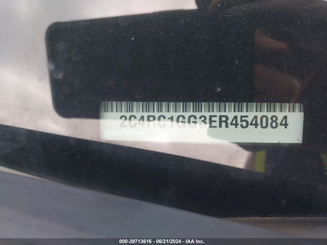 2C4RC1GG3ER454084 Chrysler Town & Country Limited