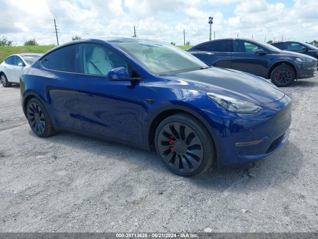 2024 TESLA MODEL Y 7SAYGDEF1RA273742 Photo 0