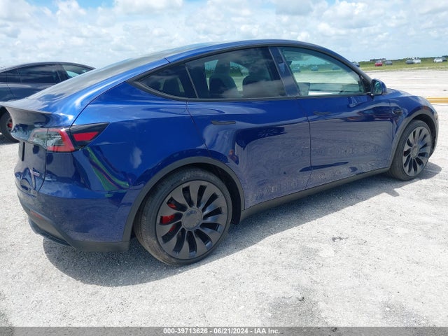 2024 TESLA MODEL Y 7SAYGDEF1RA273742 Photo 3