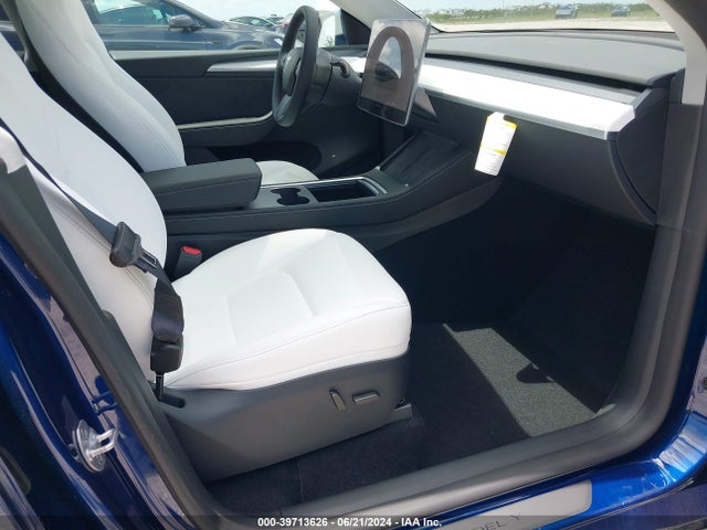2024 TESLA MODEL Y 7SAYGDEF1RA273742 Photo 4