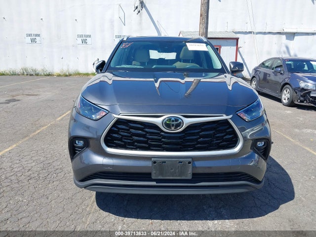 Toyota Highlander Xle 2022 5TDGZRBH4NS585925 Image 11