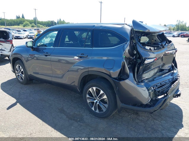 Toyota Highlander Xle 2022 5TDGZRBH4NS585925 Image 3