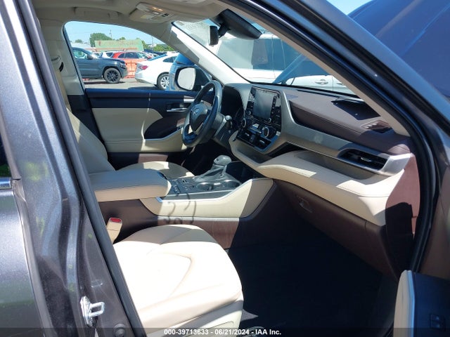 Toyota Highlander Xle 2022 5TDGZRBH4NS585925 Image 5