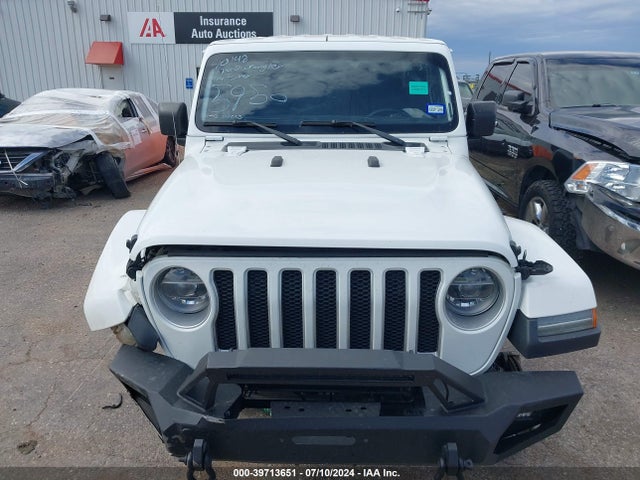 1C4HJXEG4JW135950 Jeep Wrangler Unlimited Sahara 4x4