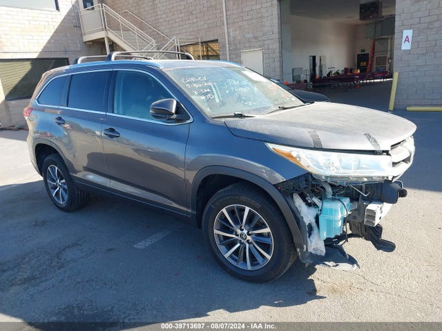 Toyota Highlander Xle 2018 5TDKZRFH1JS550306 main image