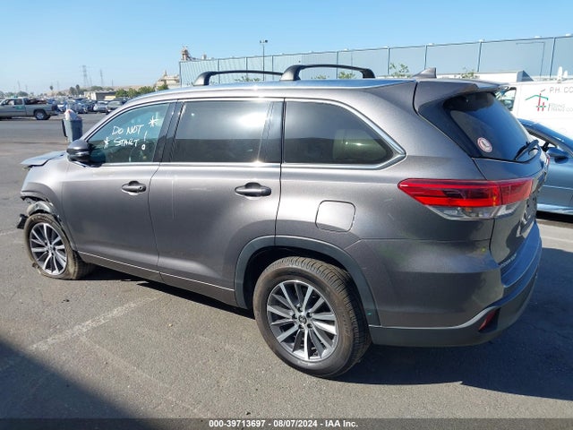 Toyota Highlander Xle 2018 5TDKZRFH1JS550306 Image 3