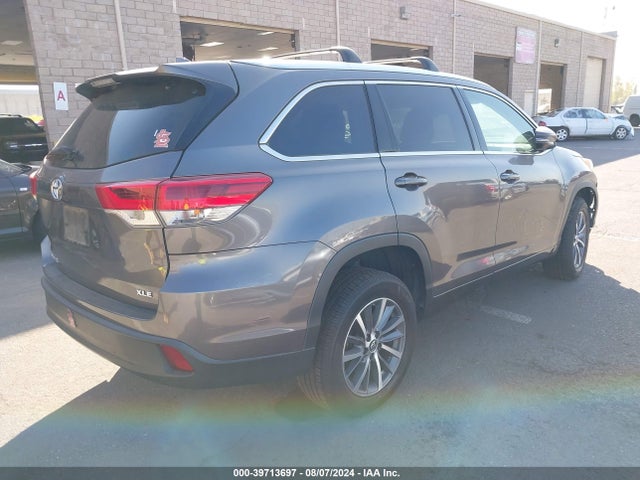 Toyota Highlander Xle 2018 5TDKZRFH1JS550306 Image 4