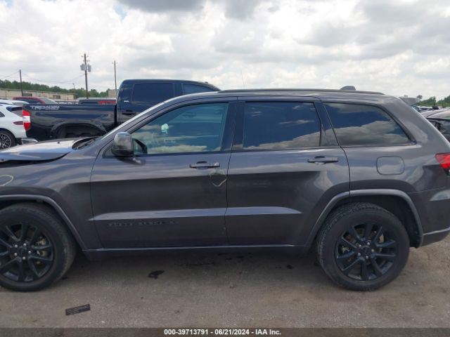 1C4RJEAG2JC380620 Jeep Grand Cherokee Altitude 4x2