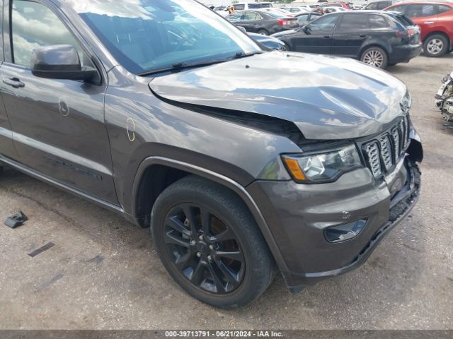 1C4RJEAG2JC380620 Jeep Grand Cherokee Altitude 4x2