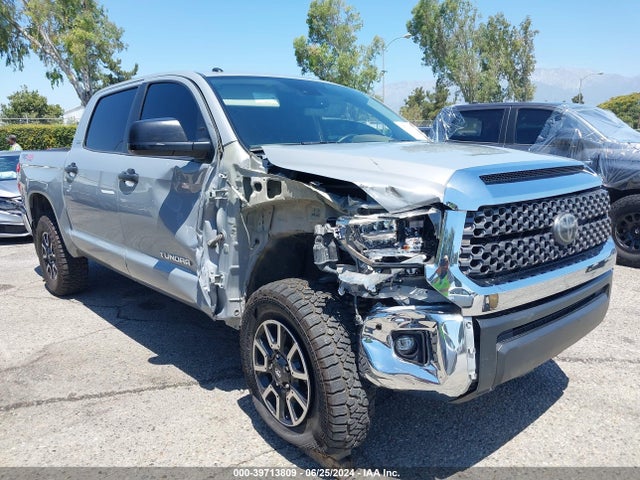 Toyota Tundra Sr5 5.7l V8 2018 5TFDY5F12JX774718 zdjęcie główne