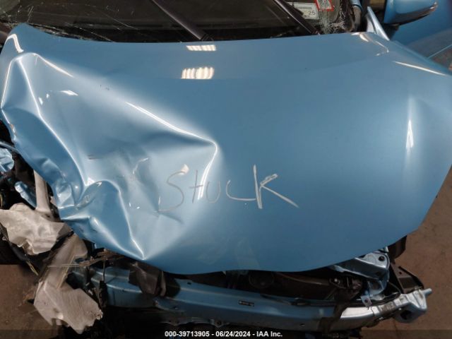 JTDKDTB32F1106555 Toyota Prius C One