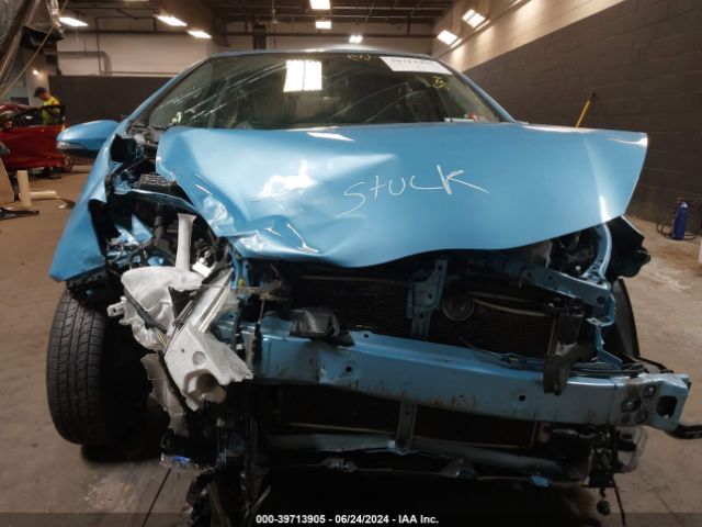 JTDKDTB32F1106555 Toyota Prius C One