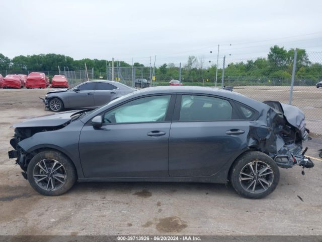 3KPF24AD0NE417954 KIA Forte Lxs