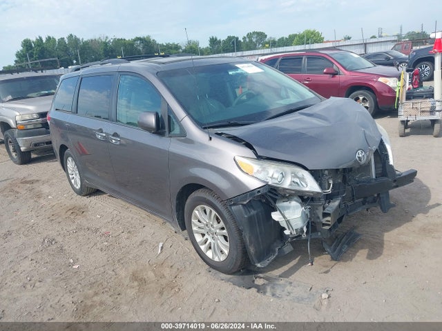 Toyota Sienna Xle V6 8 Passenger 2014 5TDYK3DC8ES415218 главное изображение