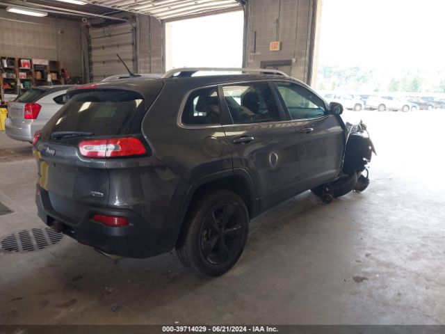 1C4PJMCS2FW685690 Jeep Cherokee Latitude