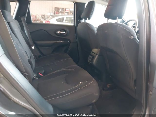 1C4PJMCS2FW685690 Jeep Cherokee Latitude