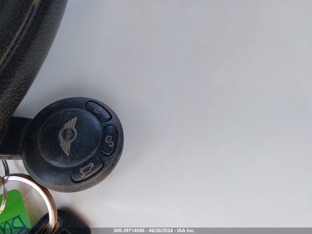 2009 MINI COOPER WMWMF33519TT68382 Photo 10
