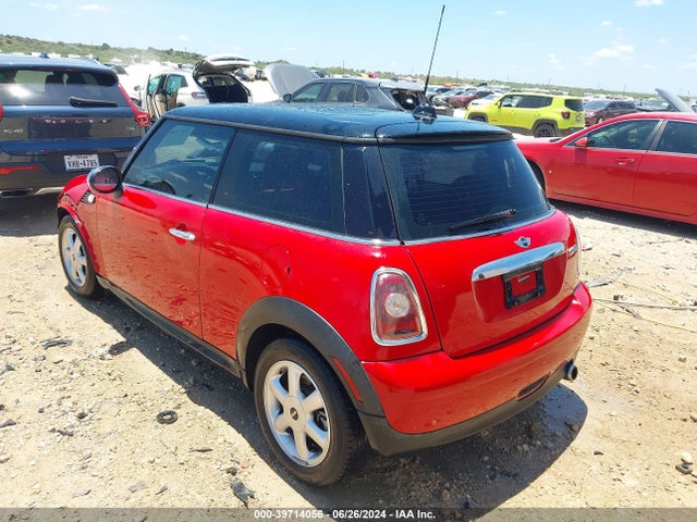 2009 MINI COOPER WMWMF33519TT68382 Photo 2