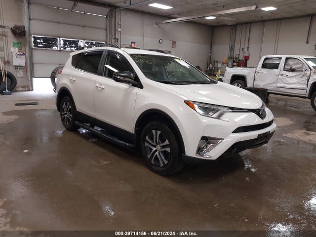 Toyota RAV4 LE 2018 JTMBFREV9JJ178694 головне зображення