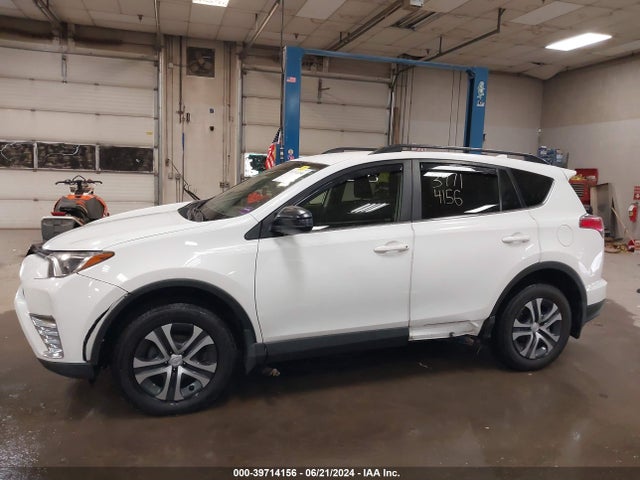 Toyota RAV4 LE 2018 JTMBFREV9JJ178694 Image 14