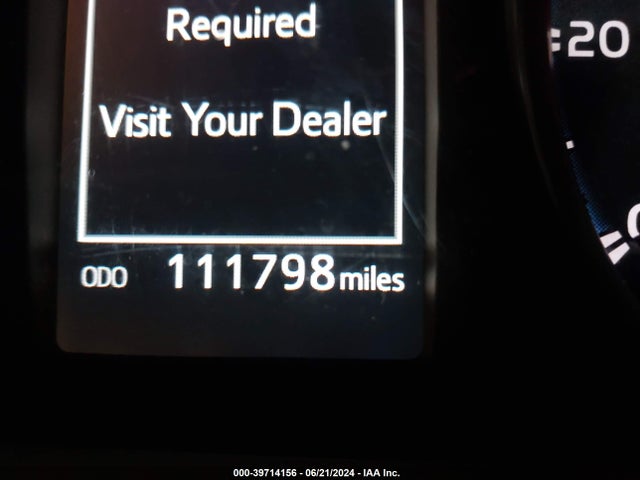 Toyota RAV4 LE 2018 JTMBFREV9JJ178694 Image 15