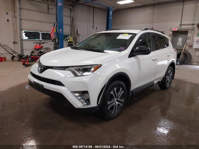 Toyota RAV4 LE 2018 JTMBFREV9JJ178694 Image 2