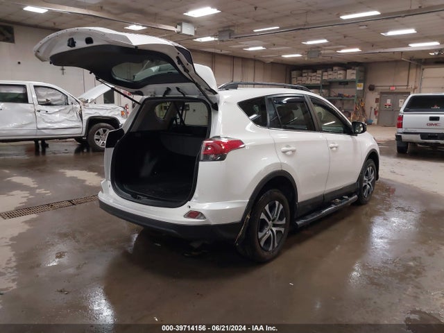 Toyota RAV4 LE 2018 JTMBFREV9JJ178694 Image 4