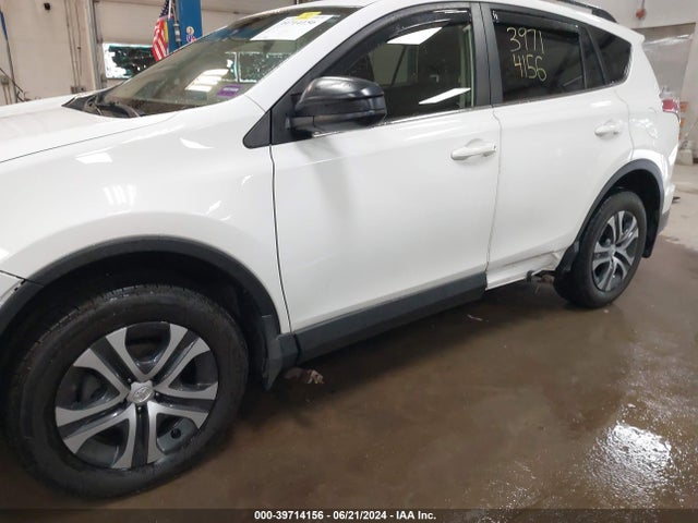 Toyota RAV4 LE 2018 JTMBFREV9JJ178694 Image 6