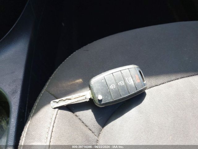 KNDJN2A27G7387665 KIA Soul