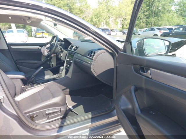 1VWAT7A3XFC043584 Volkswagen Passat 1.8t Wolfsburg Edition