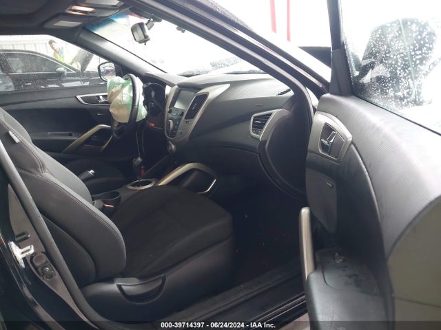 Hyundai Veloster Value Edition 2017 KMHTC6AD2HU319831 Image 5