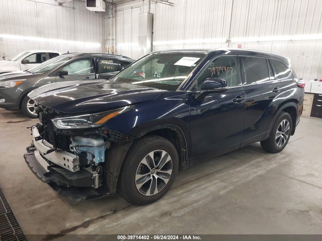 Toyota Highlander Xle 2021 5TDGZRBH2MS073062 Image 2