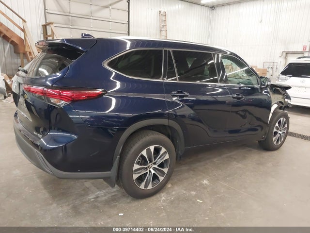 Toyota Highlander Xle 2021 5TDGZRBH2MS073062 Image 4