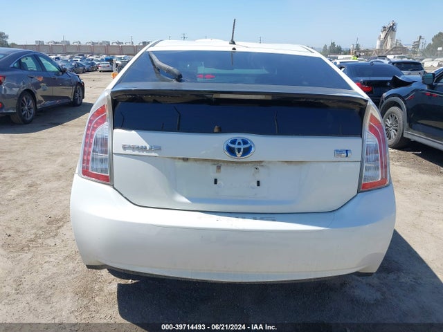 Toyota Prius Two 2015 JTDKN3DU8F1985286 Image 16