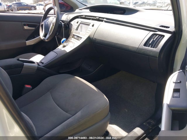 Toyota Prius Two 2015 JTDKN3DU8F1985286 Image 5