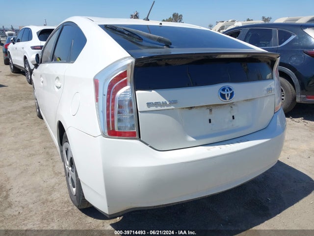 Toyota Prius Two 2015 JTDKN3DU8F1985286 Image 6