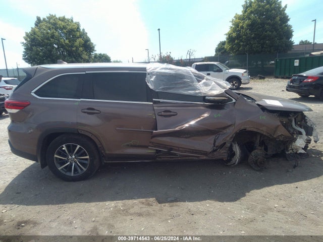 5TDJZRFH8HS409383 Toyota Highlander Xle