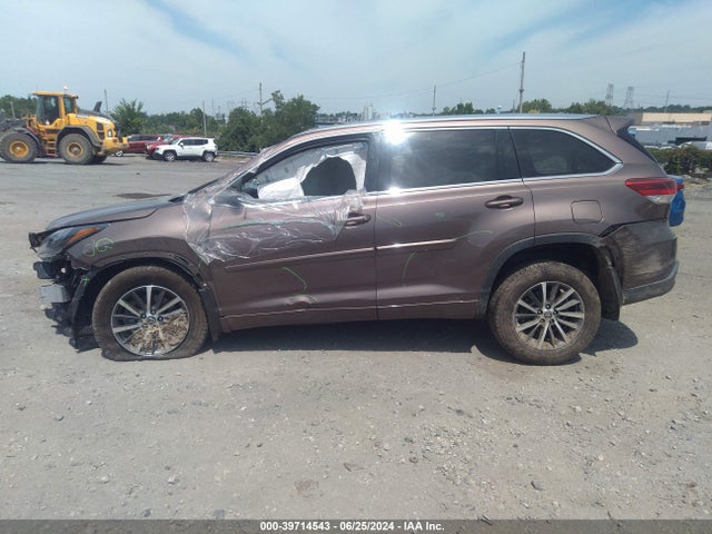 5TDJZRFH8HS409383 Toyota Highlander Xle